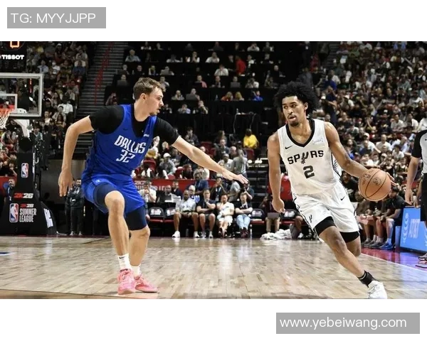 马刺新秀哈珀首秀15分助队大胜独行侠